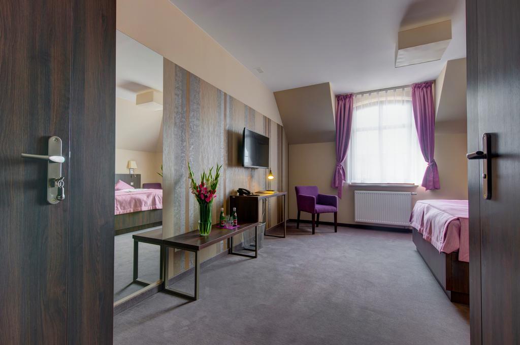 Hotel Figa Plewiska Cameră foto