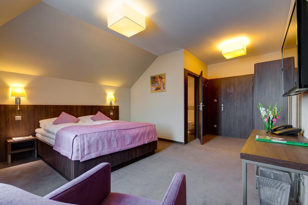 Hotel Figa Plewiska Cameră foto